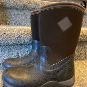 Stylish Brown Women's Boots